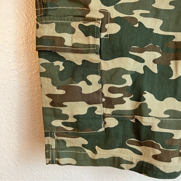 Eddie Bauer Twill Camouflage Shorts - Picture 3 of 6